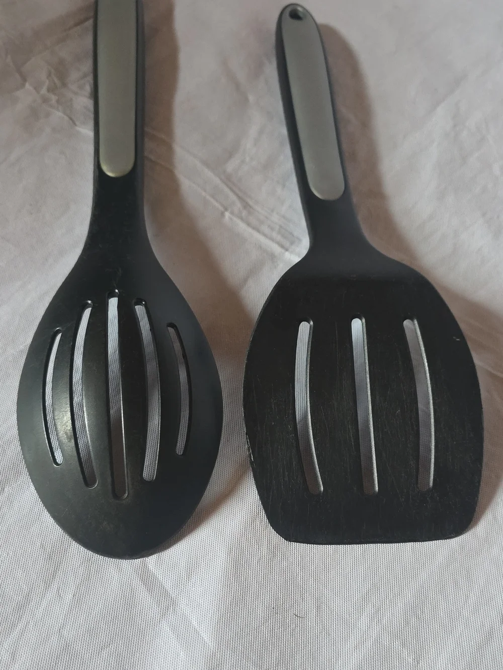 Calphalon Set of 6 Cooking Utensils Spatulas Spoons Black Gray
